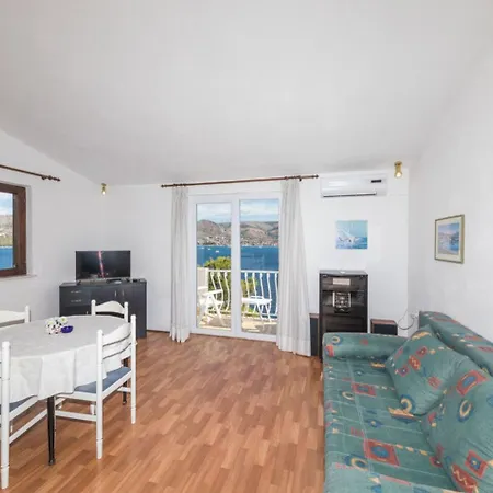 Сasa de vacaciones House Jelka Donji Okrug (Ciovo)
